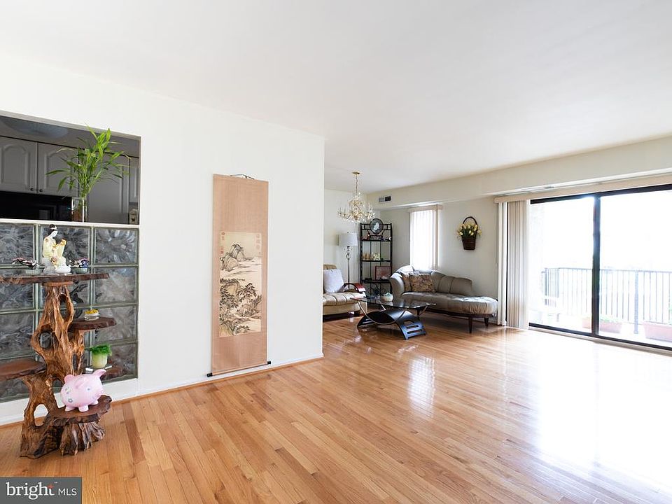 1st image of 20 Monroe St APT 201