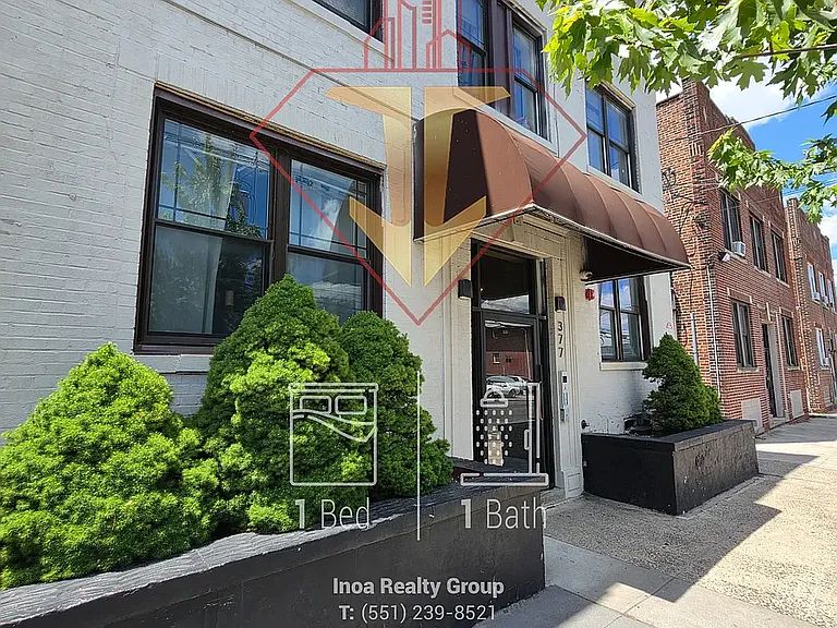 377 Danforth Ave #4 — Photo 5