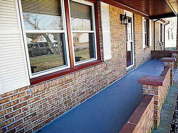4th image of 1440 Louis Dr