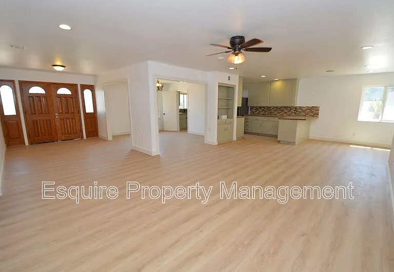 13515 W Telegraph Rd — Photo 6