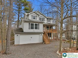 7225 Winnebago Dr, Pocono Lake, PA