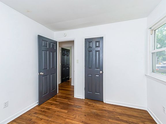 3rd image of 1208 Louis Ln