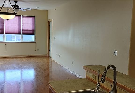4th image of 2221B Willow Dr