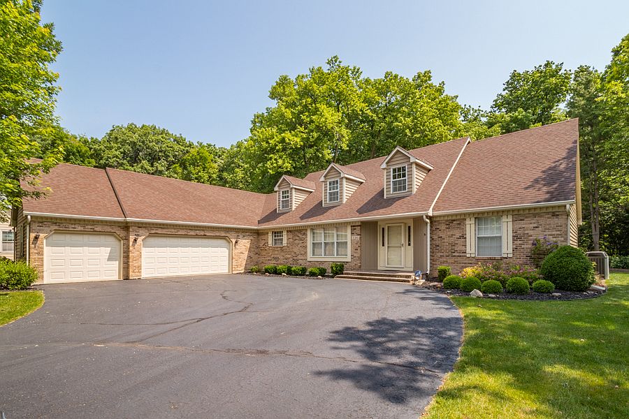 1st image of 126 N Buckingham Dr