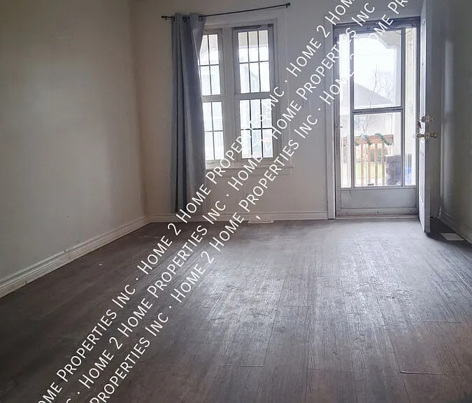 1107 Pierre Ave #1 — Photo 3