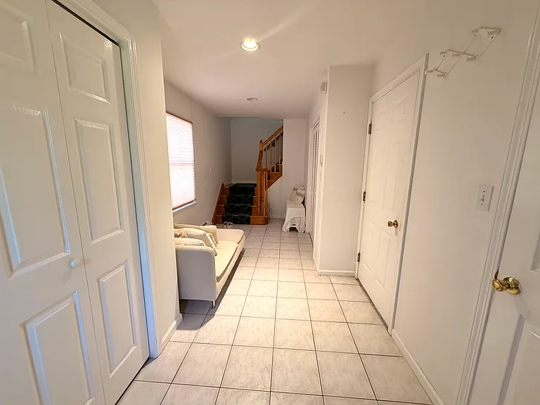 372 Chestnut St — Photo 5