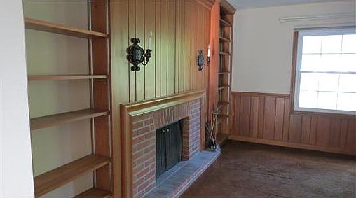 4th image of 19270 Orchard Heights Dr