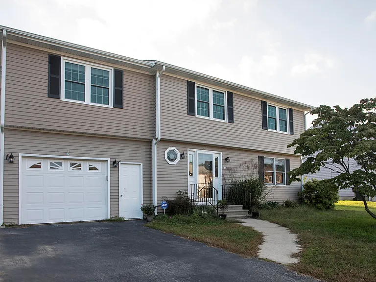 218 Wellspring Dr — Photo 5