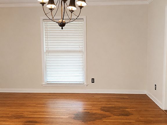 5th image of 1421 Winchester St