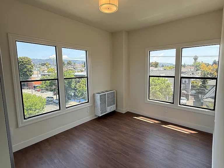2317 Fruitvale Ave #305 — Photo 4