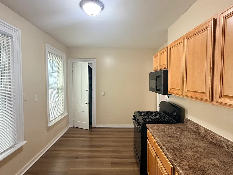 224 Lloyd St #1 — Photo 7