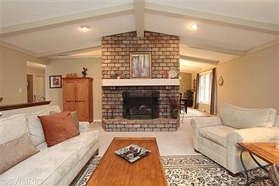 2nd image of 3515 Tuscany Dr SE
