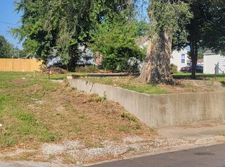861 S Salt Pond Ave, Marshall, MO 65340