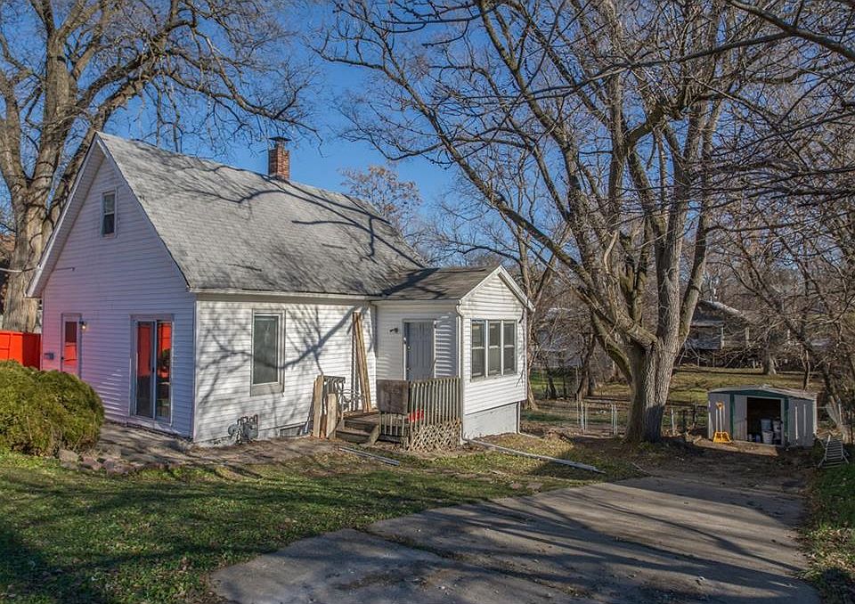 2nd image of 2519 SE 5th St