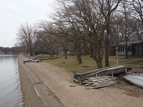 5th image of 4144D S Shore Dr