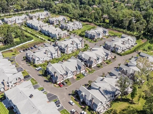 230 Coach Drive #61, Woodbury, NY 11797