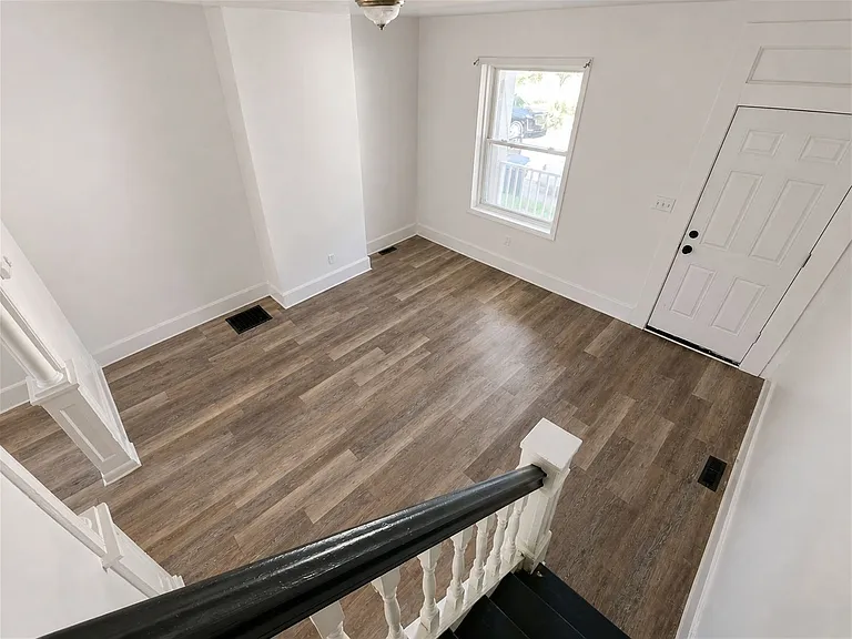 2238 N Pine St — Photo 10