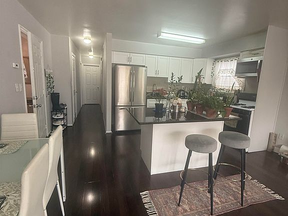 3rd image of 79 Webster Ave Floor 2