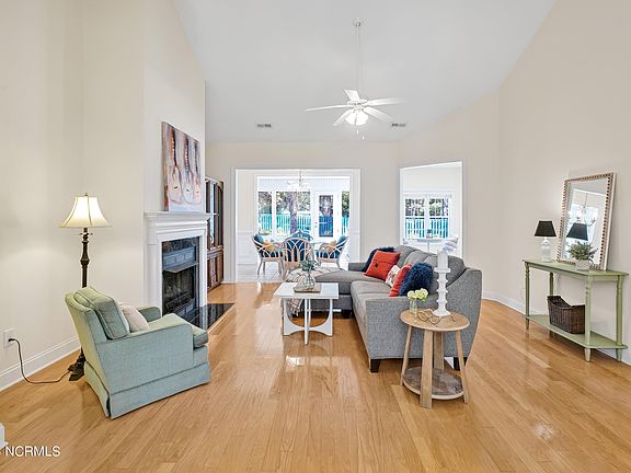 4th image of 1523 Grandiflora Drive