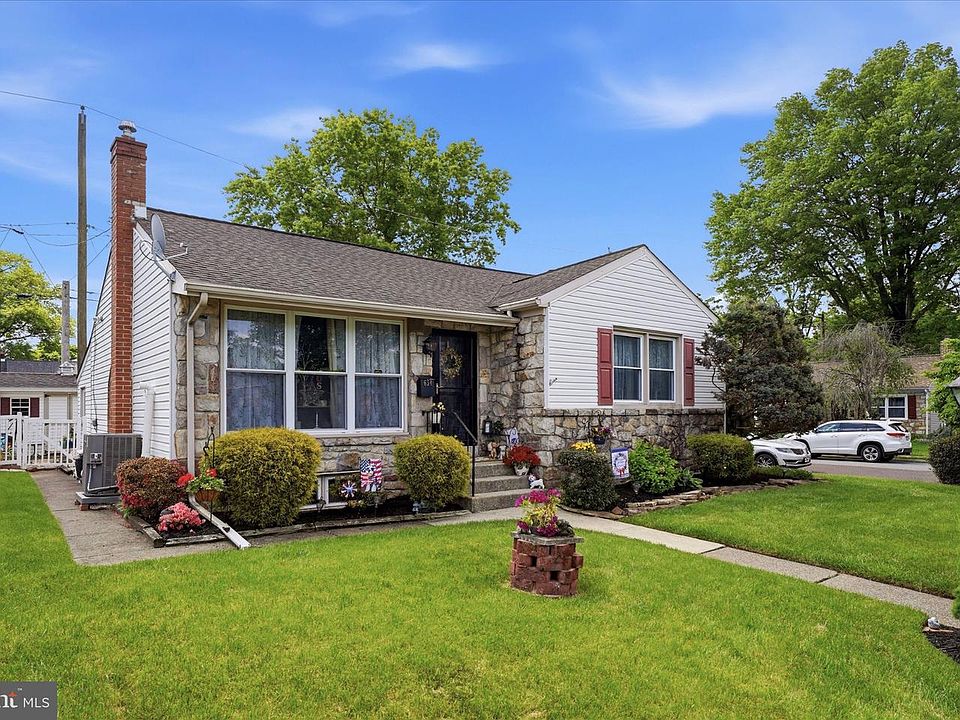 1st image of 654 Oakdale Ave