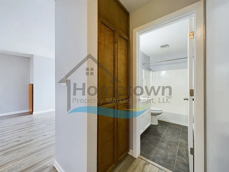 301 W 2nd Ave — Photo 48