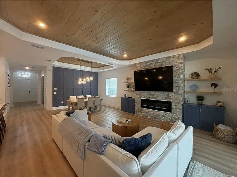 17435 Jadestone Ct — Photo 10