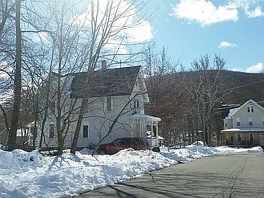 2nd image of 30 6th St APT 3