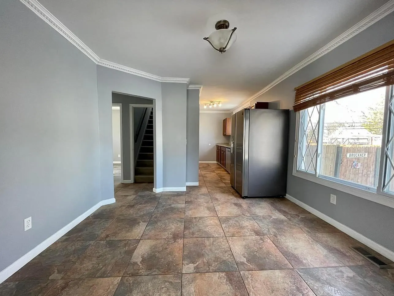 21761 Middlebelt Rd — Photo 2