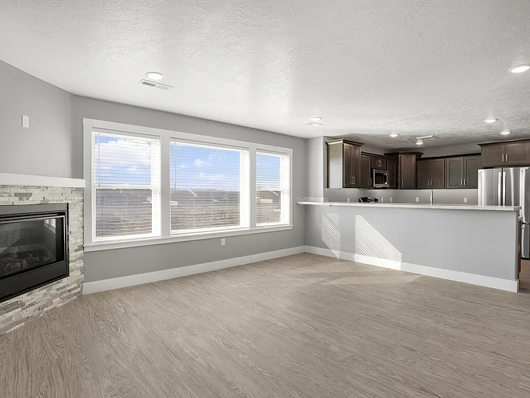 118 42nd Ave NE #102 — Photo 3