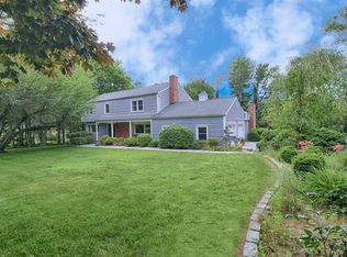 39 Soundview Dr, Easton, CT 06612