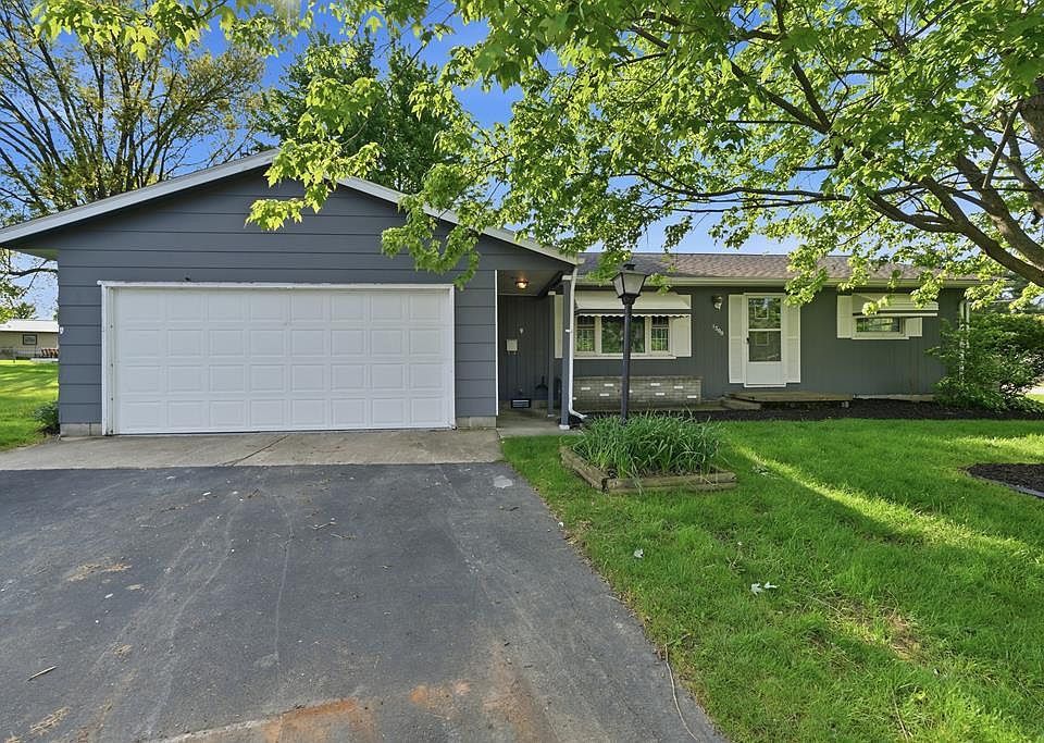 1st image of 1300 Robinhood Dr