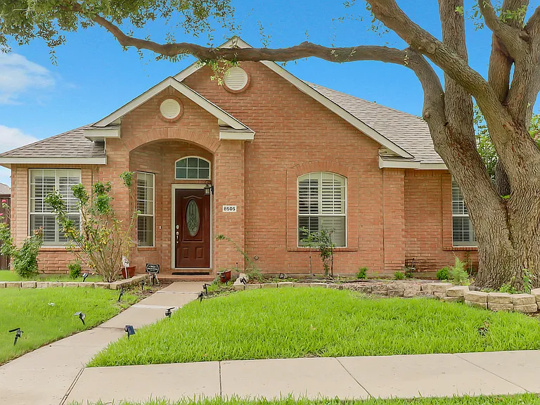 8505 Bayham Dr — Photo 1