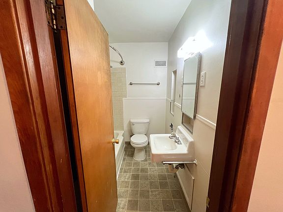 5th image of 1806 W Pacific Ave #2