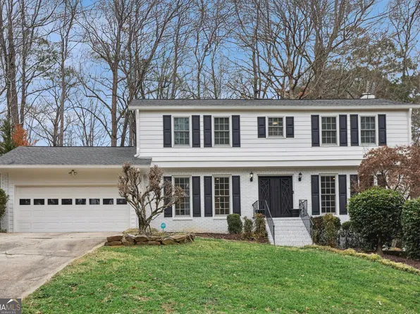 1524 Chateau Dr, Dunwoody, GA 30338