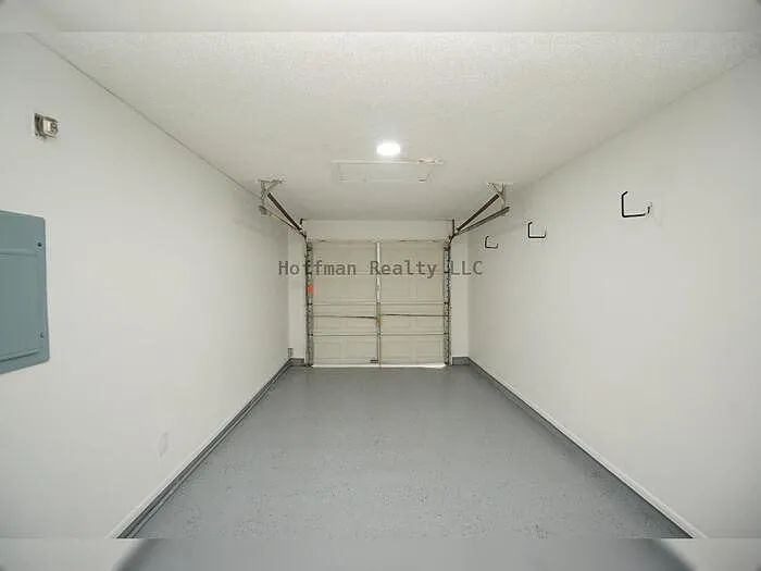 7605 Glades Ct — Photo 5