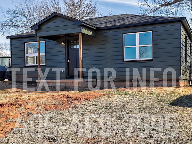 418 S Van Buren Ave — Photo 1