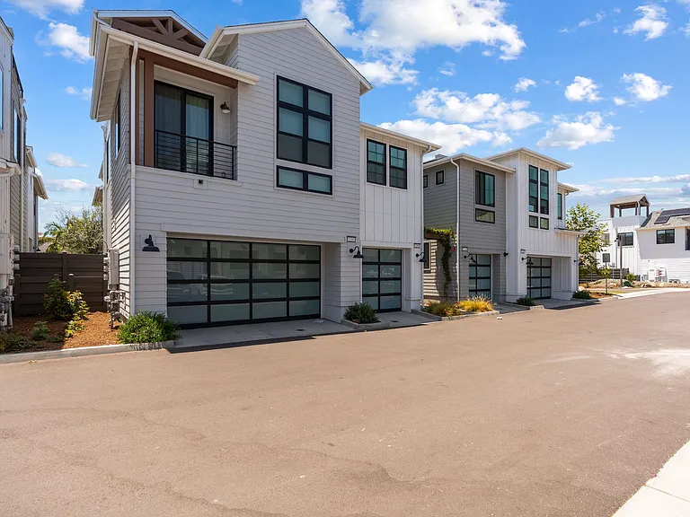 1206 Molara Ln — Photo 32
