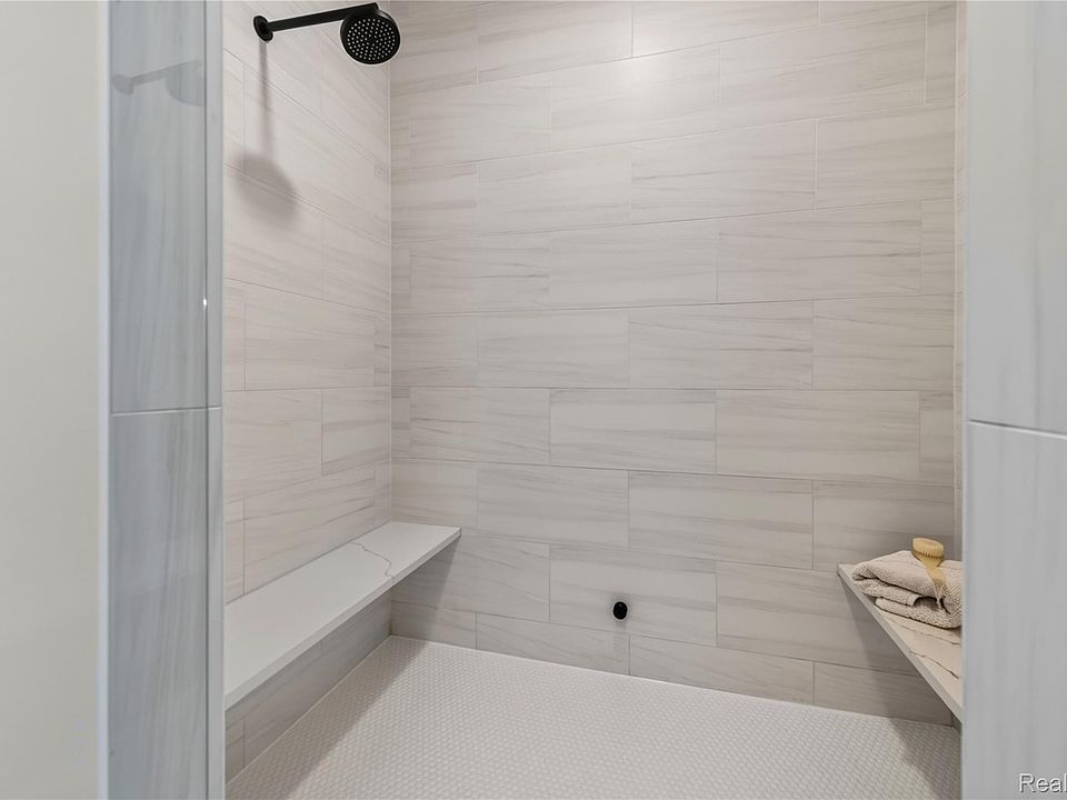 8439 Holcomb Rd, photo 28