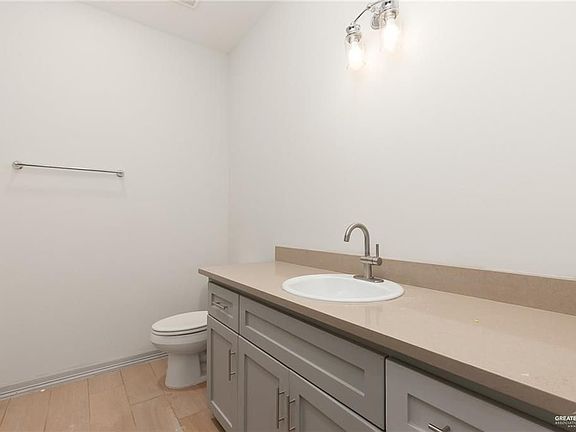 3rd image of 801 S Missouri St #5