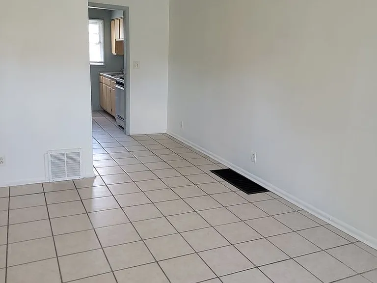 4505 E Linwood Blvd — Photo 1