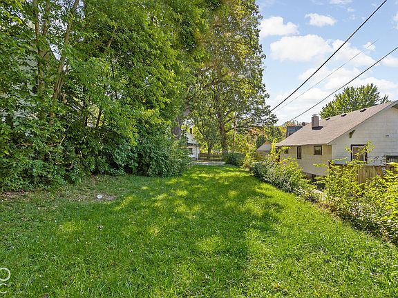 3rd image of 2304 Coyner Ave