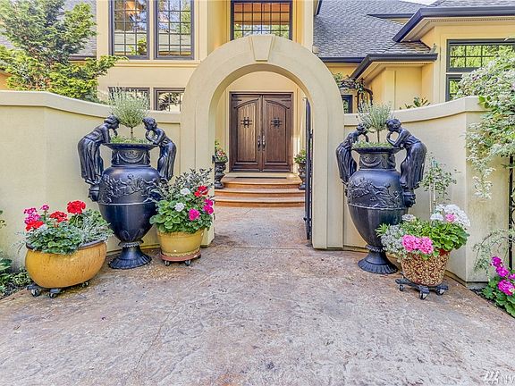 4th image of 3724 Sunset Beach Dr NW