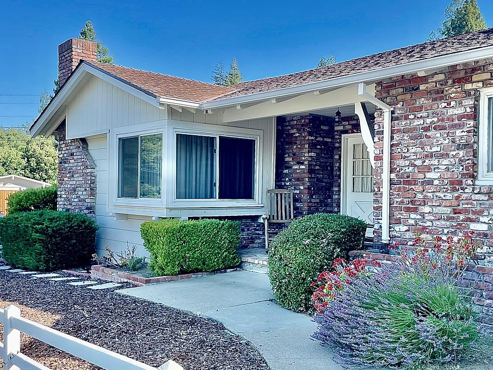 1st image of 440 La Mesa Dr