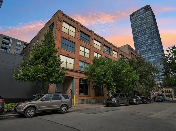 110 N Peoria St Unit 302, Chicago, IL 60607