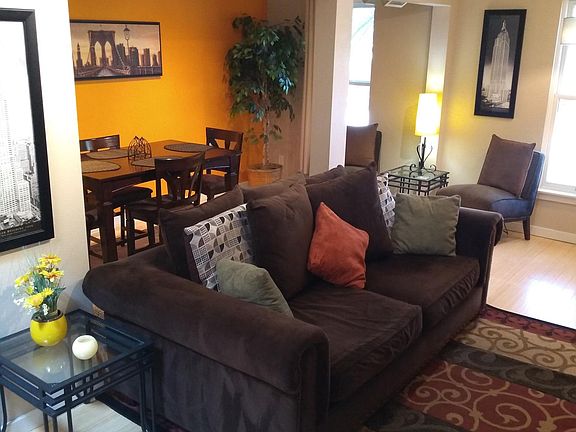 Looking right from end of entry hall