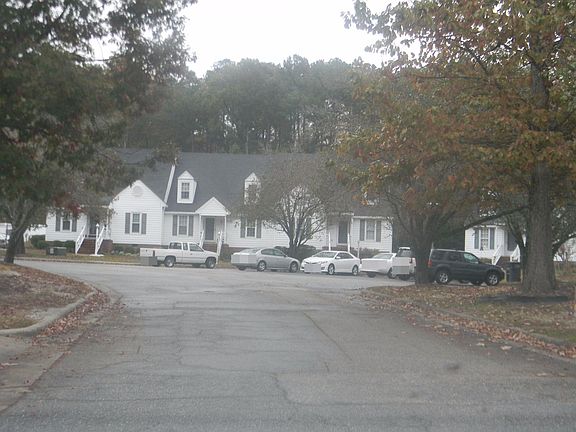 4th image of 923 S Hornbeam Dr