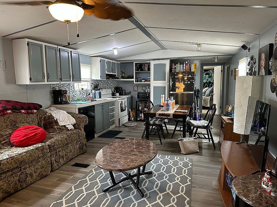 1st image of 3070 Autumn Lake Dr