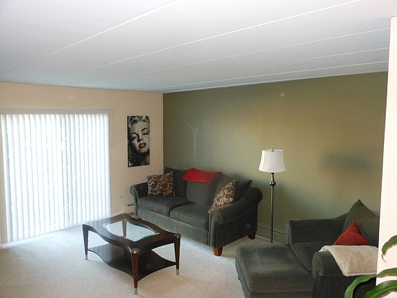 2nd image of 560 Lawrence Ave APT 314