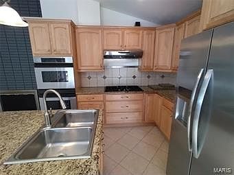 4th image of 10621 Country View Dr