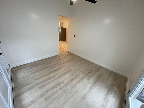 4th image of 5030 54th St